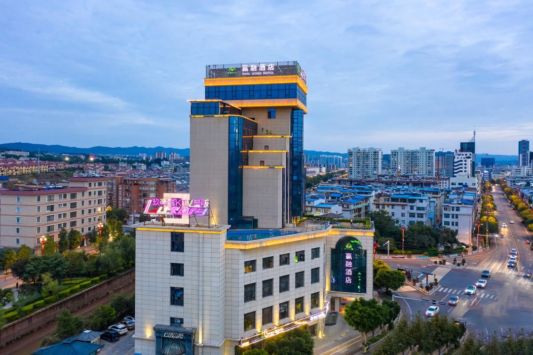 楚雄酒店怎么选？一份写给差旅、婚宴与自驾游客的住宿指南