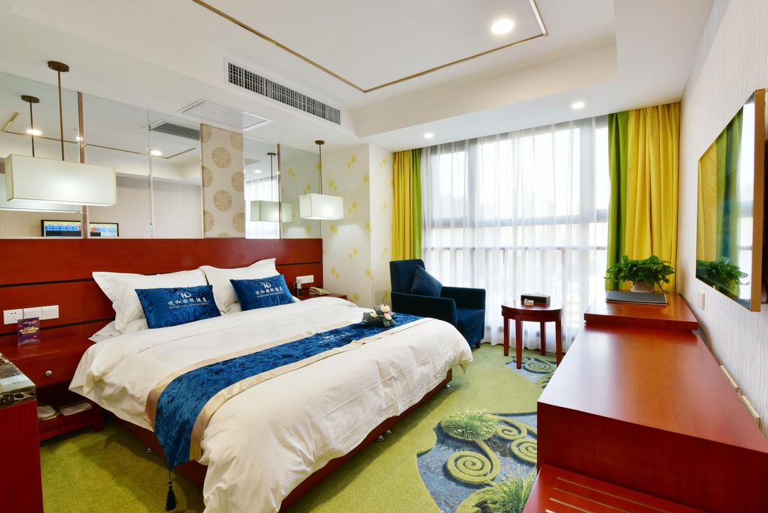 悦和酒店(曲江龙湖星悦荟店) Yuehe Hotel