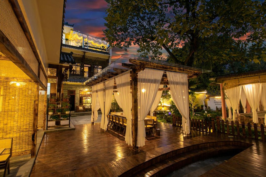 都江堰听风喃温泉度假民宿 TING FENG NAN Hot Spring B&B