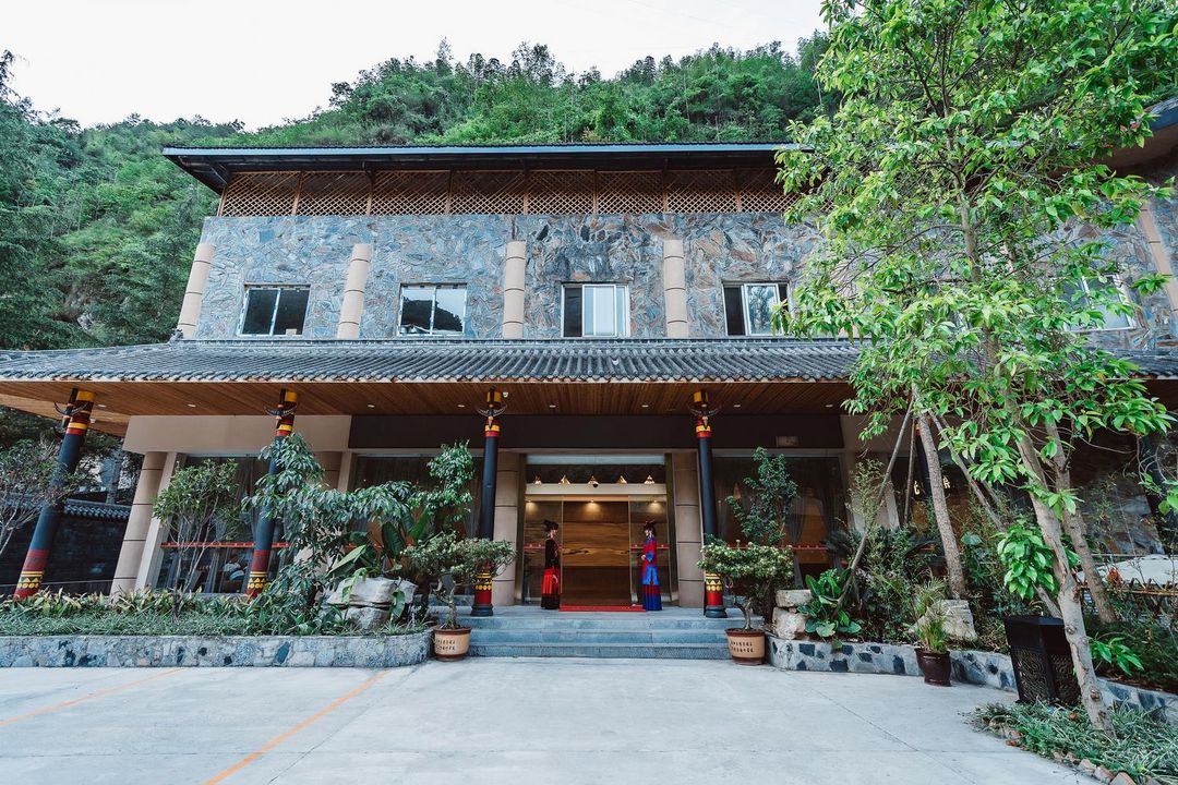峨边黑竹沟温泉山庄