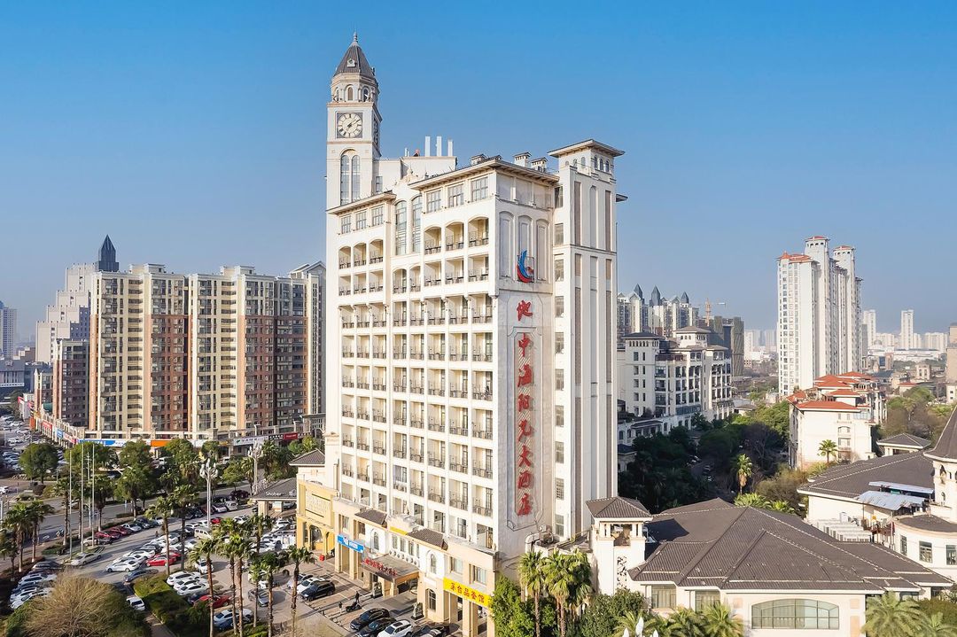 地中海阳光大酒店(南昌红谷滩学府大道地铁站店)