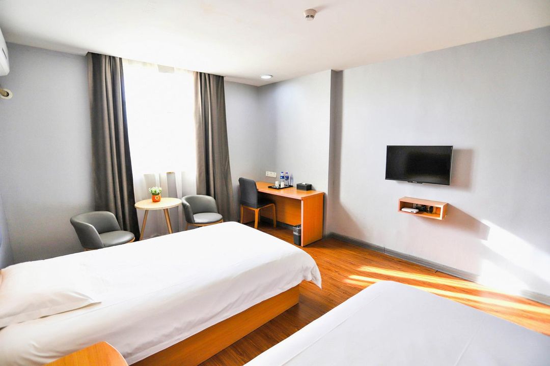 云舍酒店(徐州淮塔地铁站店) Home Inn Yunshang Four Seasons Hotel (Xuzhou Huaita Subway Station)