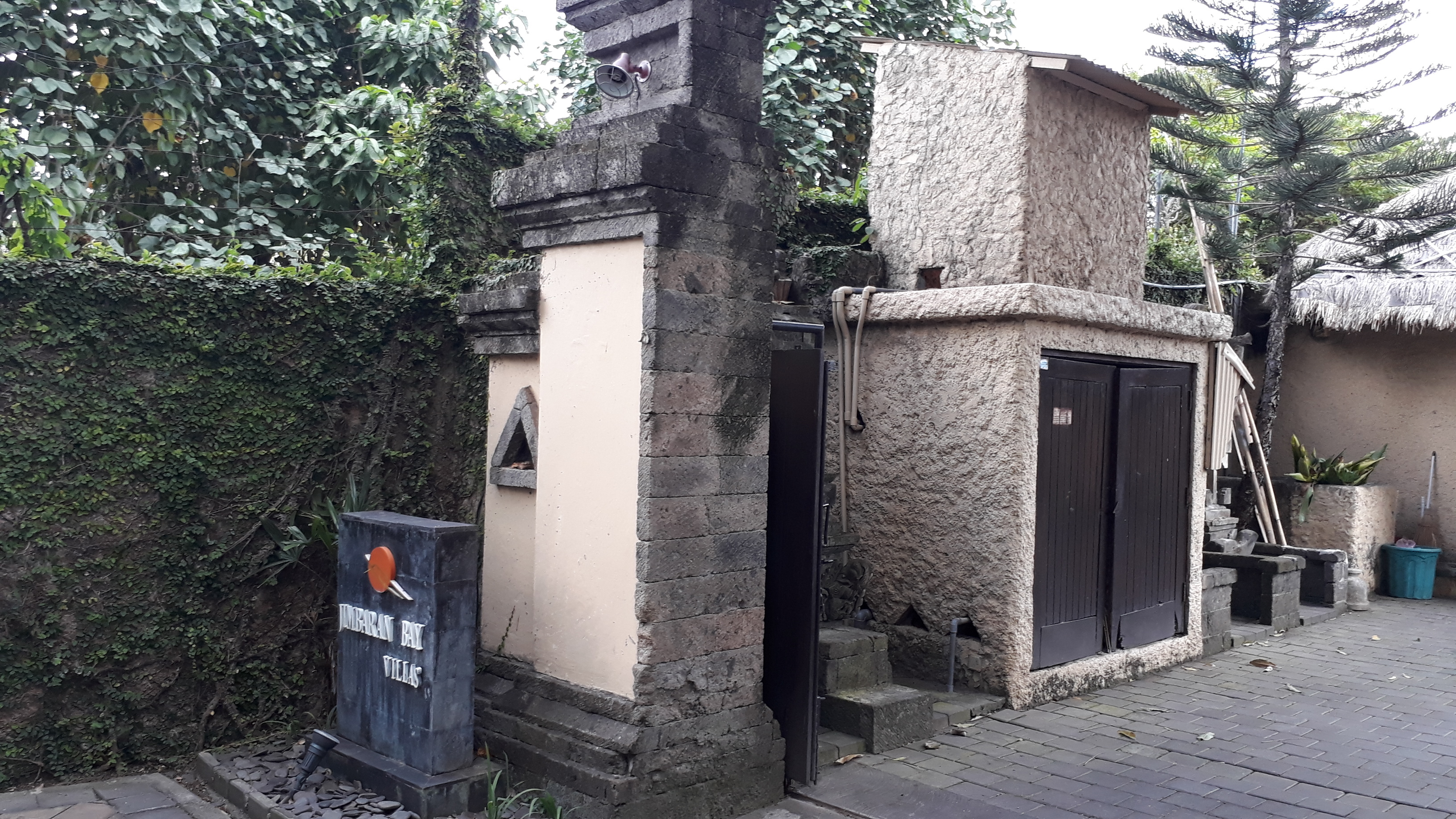 金巴兰海湾别墅酒店 Jimbaran Bay Villas