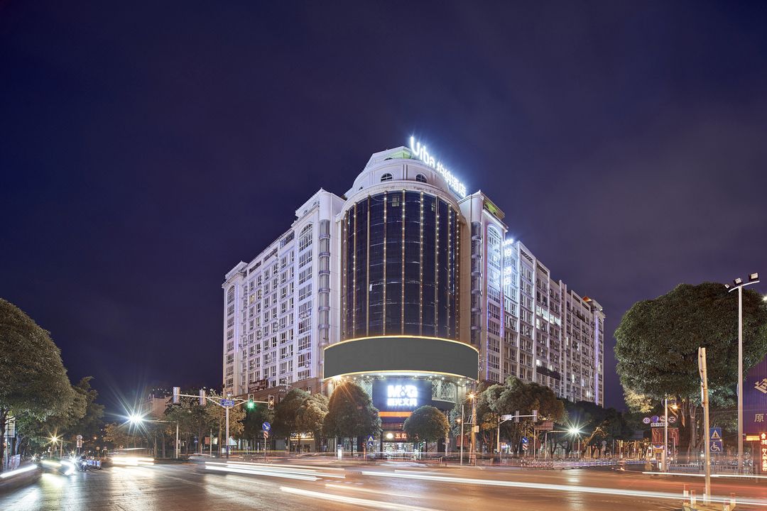 柏纳酒店(百色市政府恒基广场店)