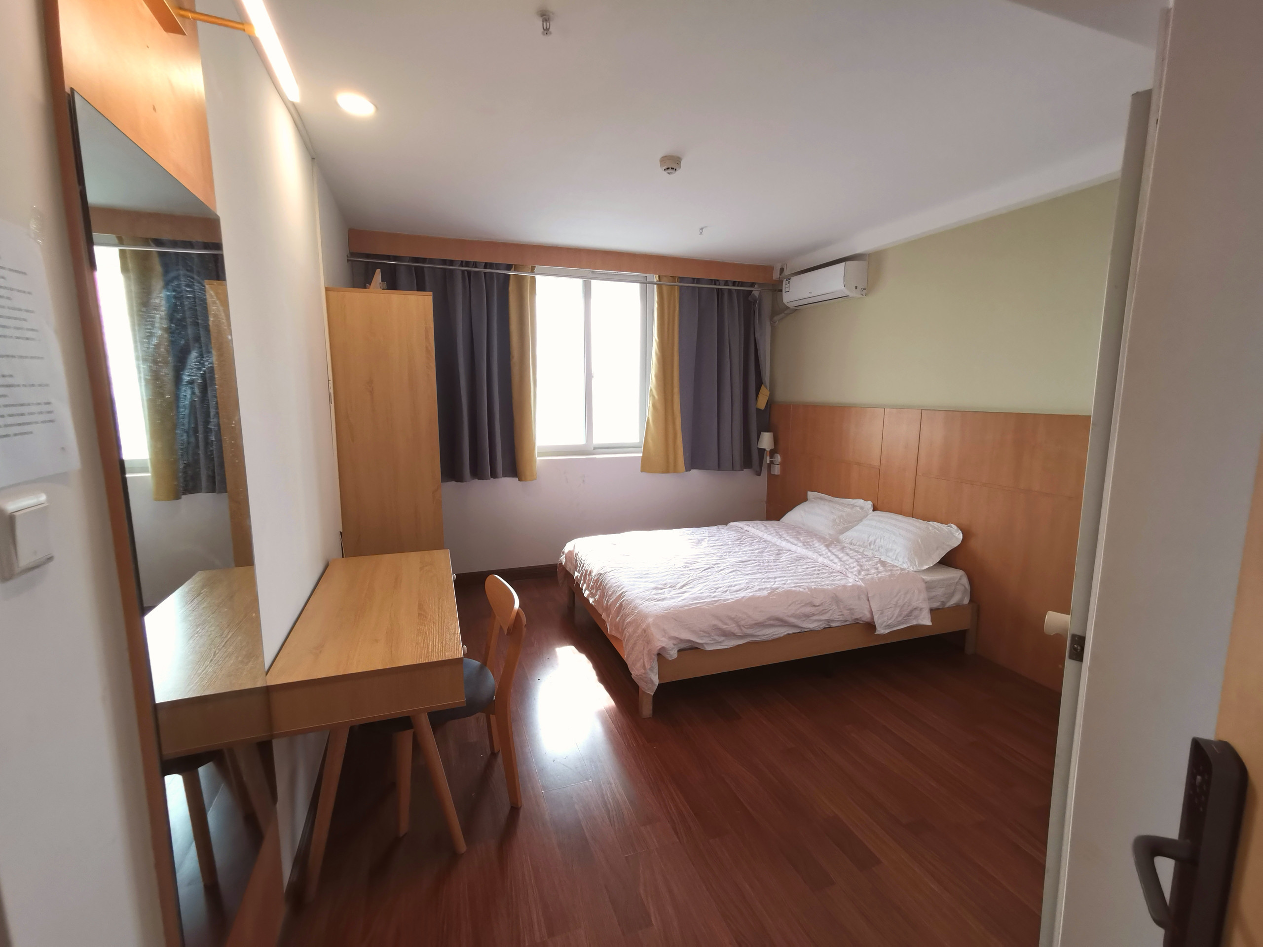 广州乾晟公寓（黄埔开发西区店） Qiansheng Apartment