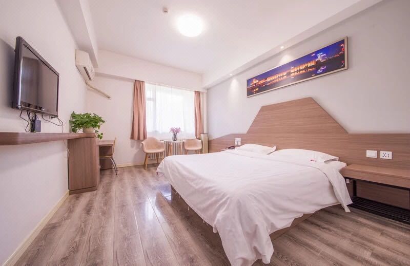 雅悦酒店(济南泉城路世茂广场店) Joy Inn & Suites (Jinan Quancheng Road Shimao Square)