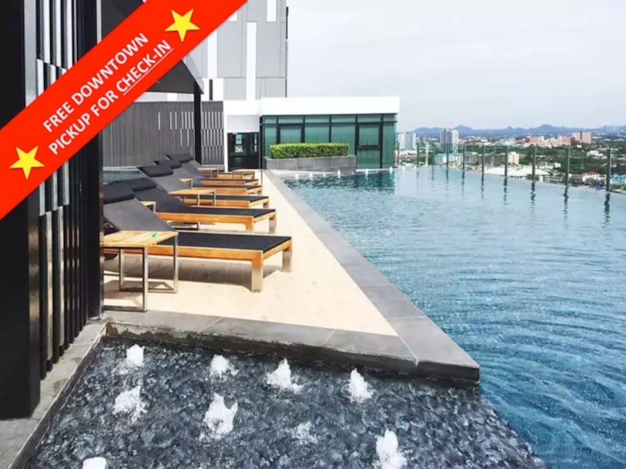 5 star modern condo in downtown ★ rooftop pool