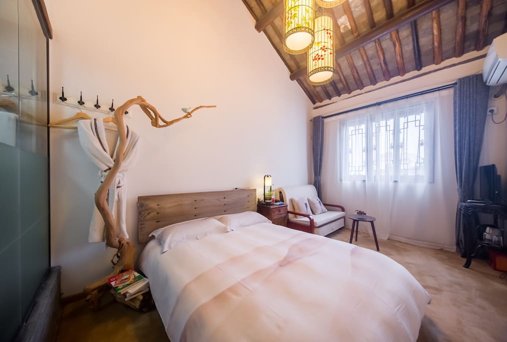 {苏式设计大宅院}寒山寺山塘街留园"姑苏见民宿"【揽月居】