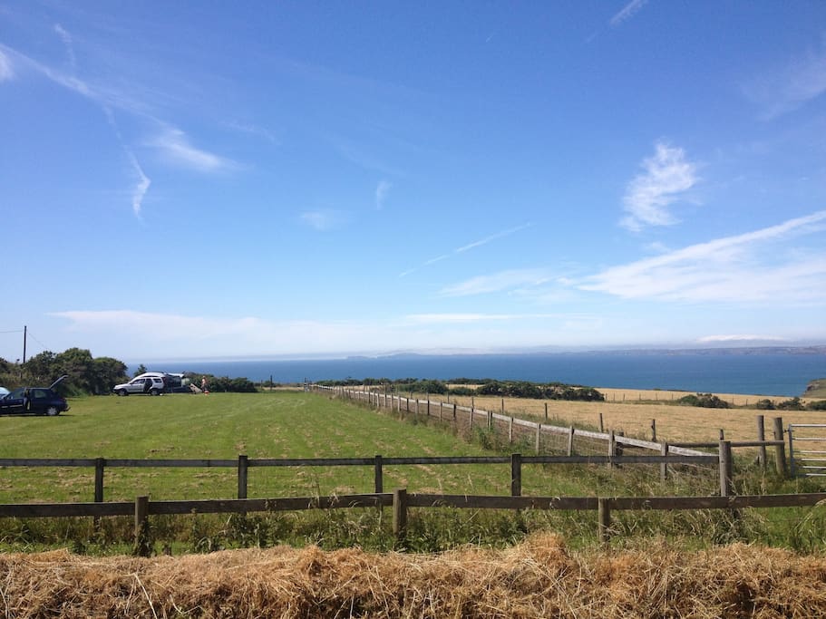 luxuriously traditional cottage with sea views.