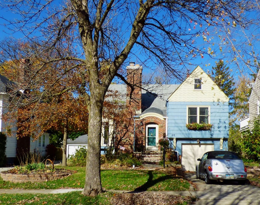 cute house in quiet neighborhood