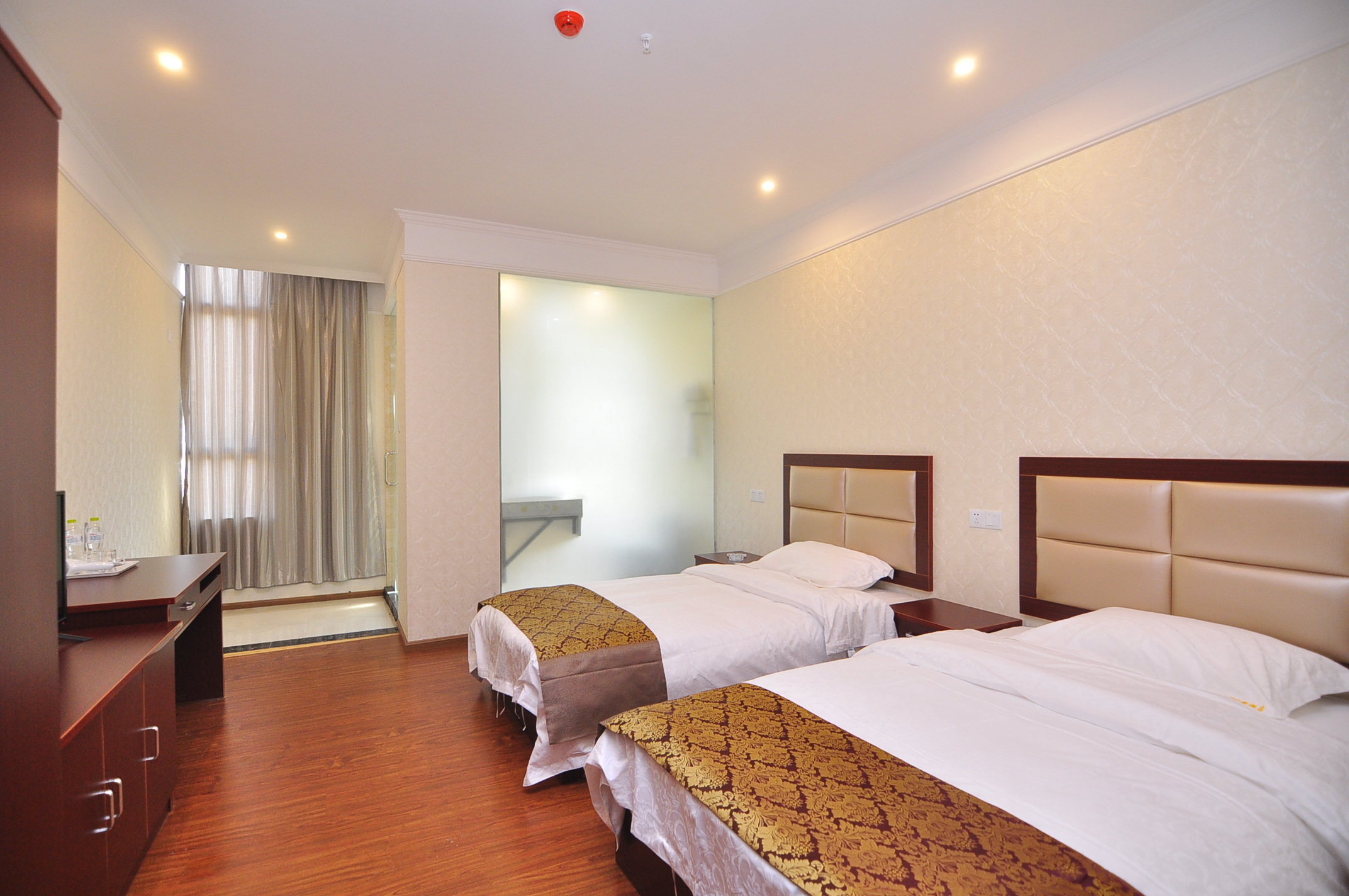 巴黎一梦主题酒店（昆明学院店） Paris Yimeng Theme Hotel (Kunming College)