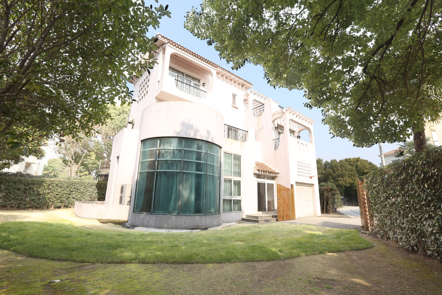 上海别墅一哥轰趴馆(沪青平公路分店)