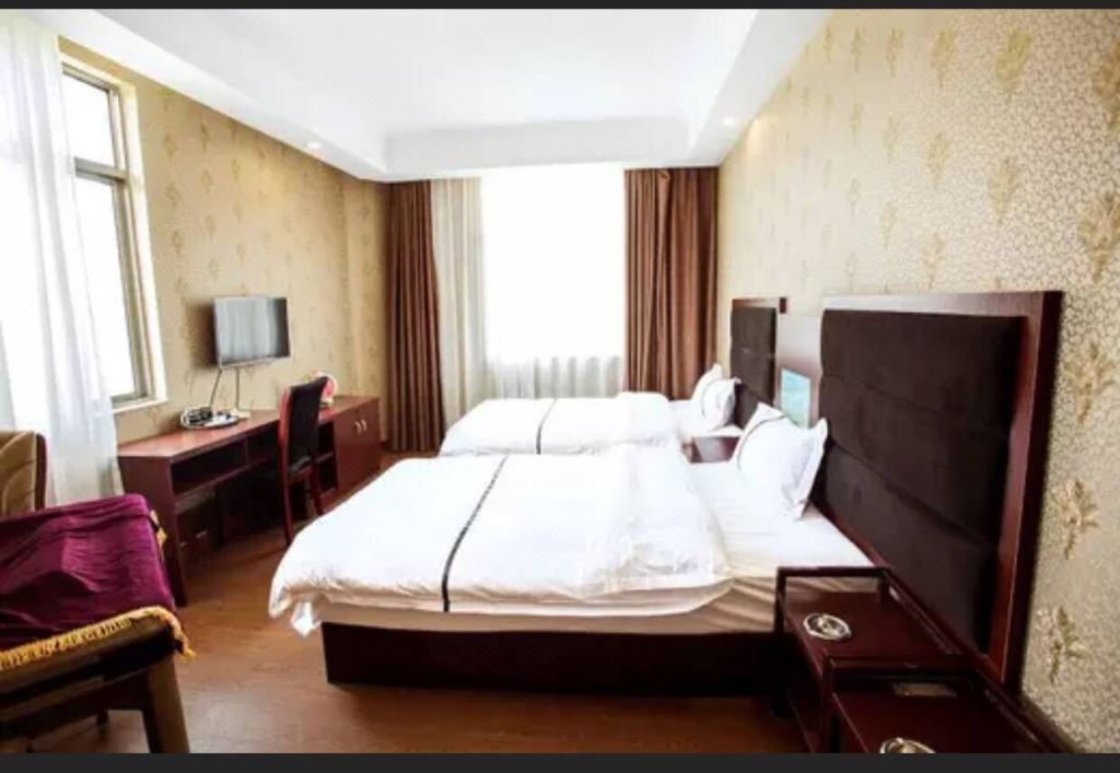 弥勒凯尚温泉酒店（湖泉生态园店） Mile Kaishang Hot Spring Hotel (Huquan Ecological Park)