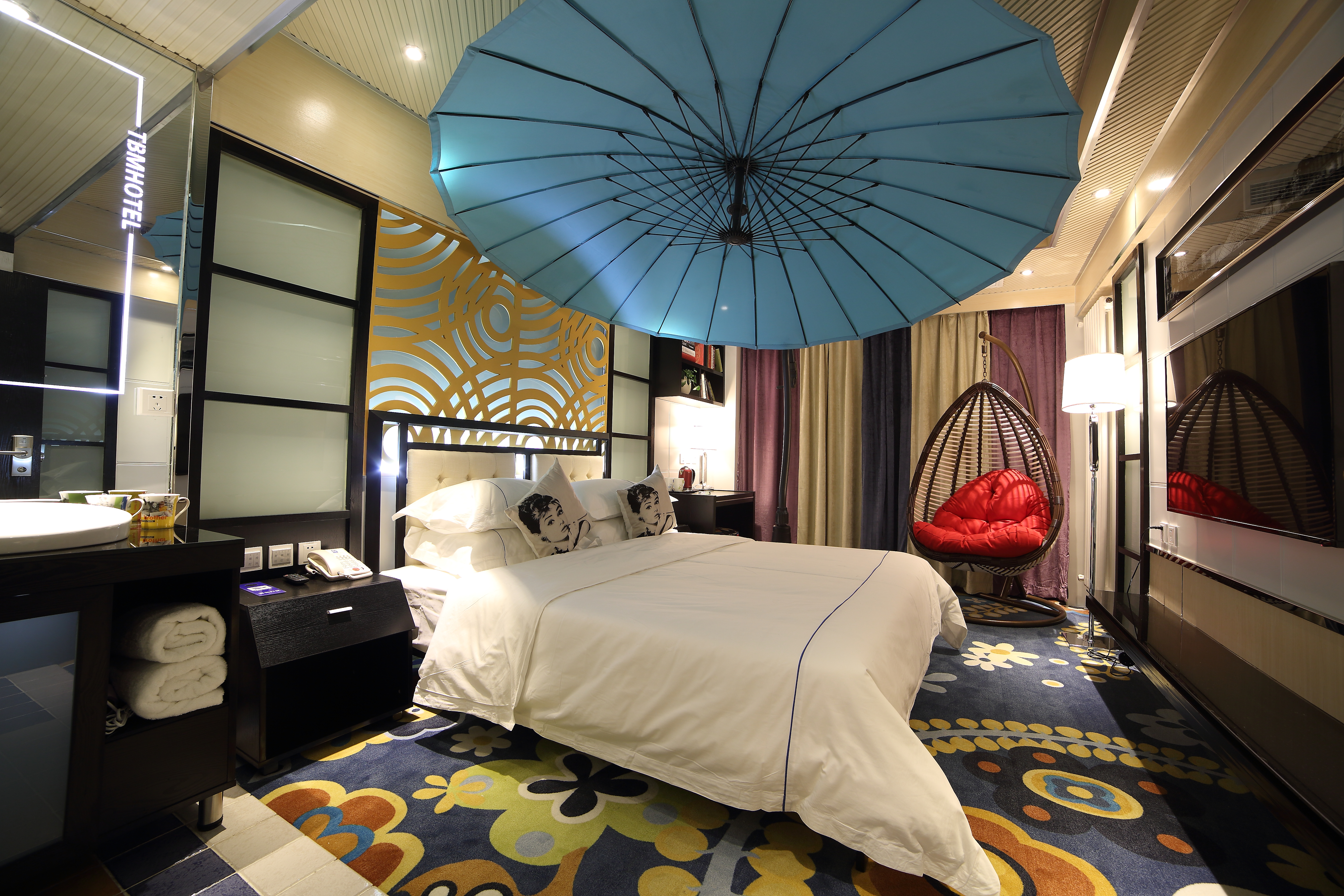 蓝鹊酒店(安阳文峰中路仓巷街店)