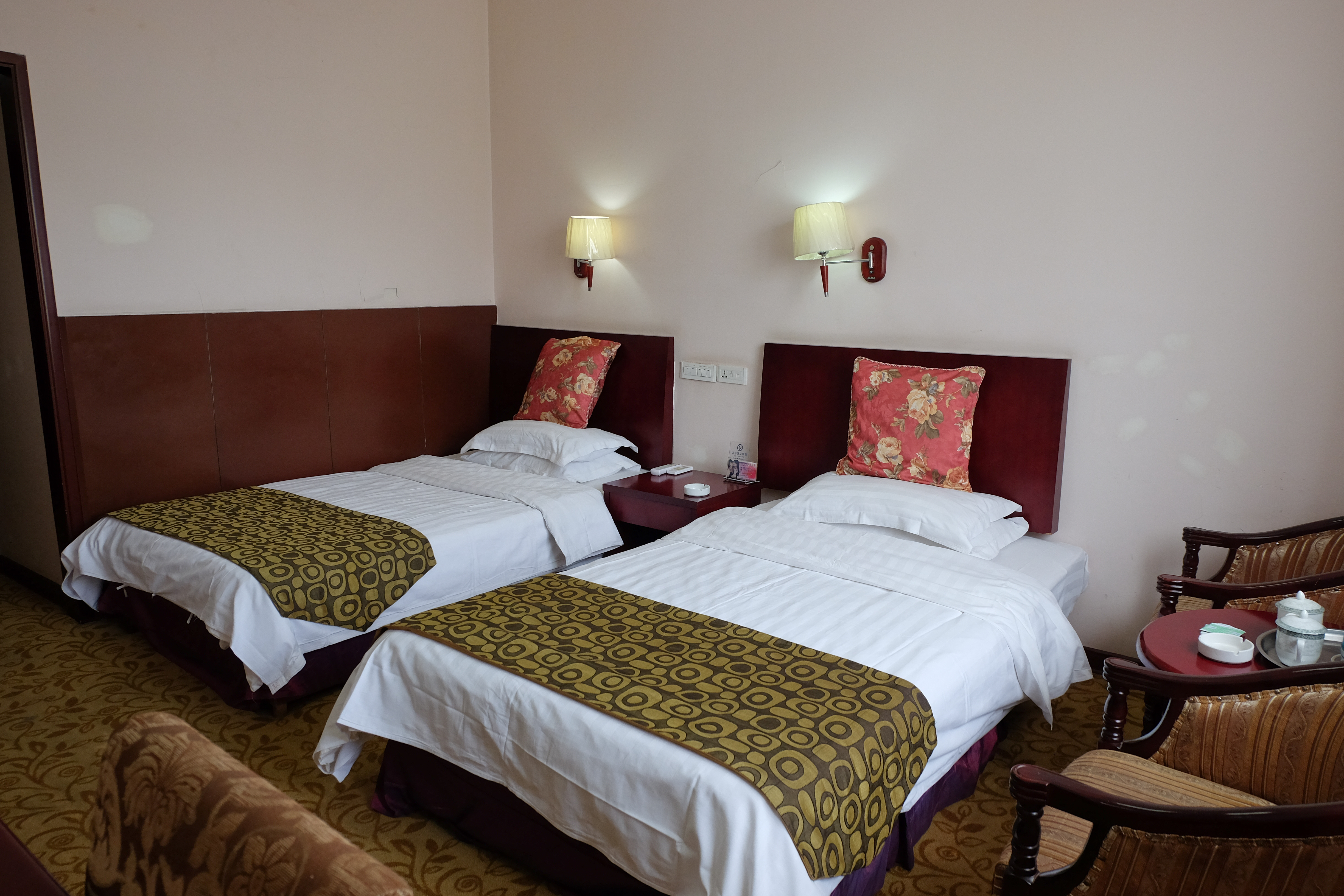 怡林酒店（新兴街地铁站店） Yilin Hotel (Xinxing Street Subway Station)