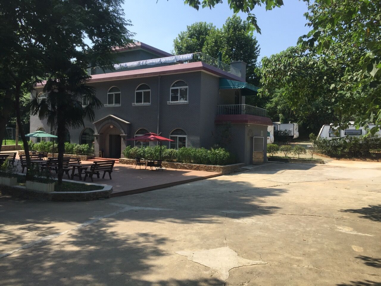 南京江苏行者房车公社特色民宿