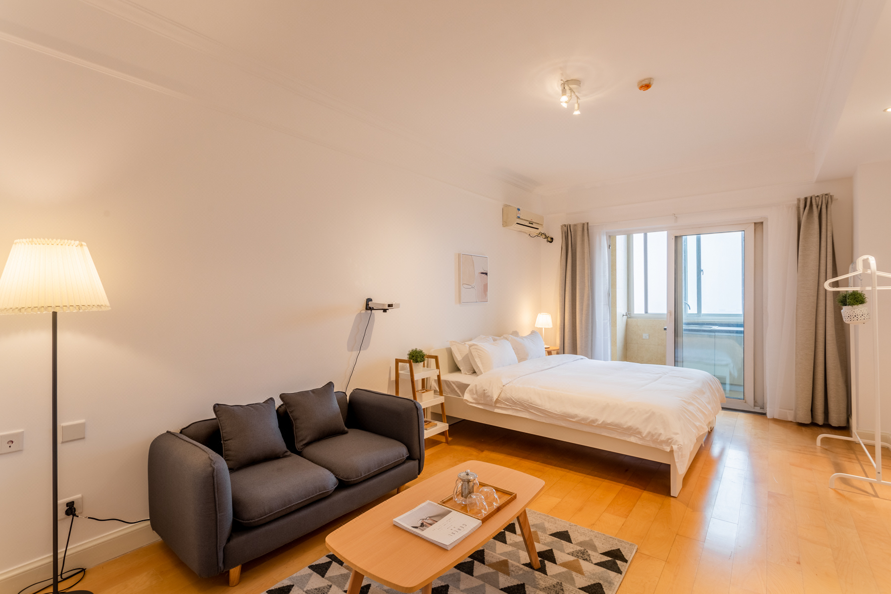 西来屋公寓酒店(西安大唐芙蓉园店) Xilaiwu Apartment Hotel (Xi'an Datang Furong Garden)