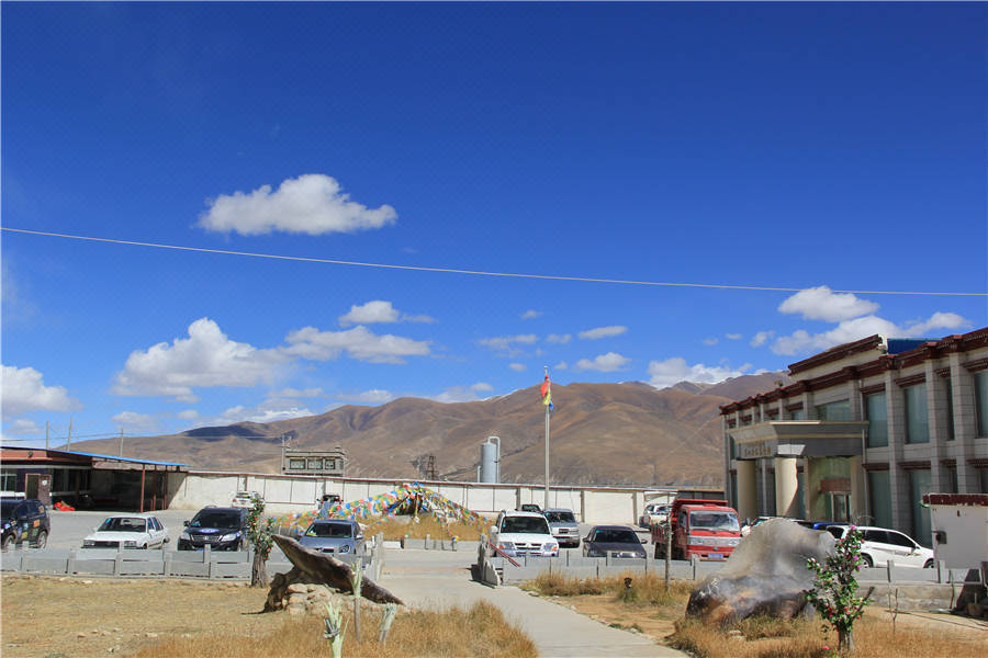 当雄羊八井蓝天温泉酒店