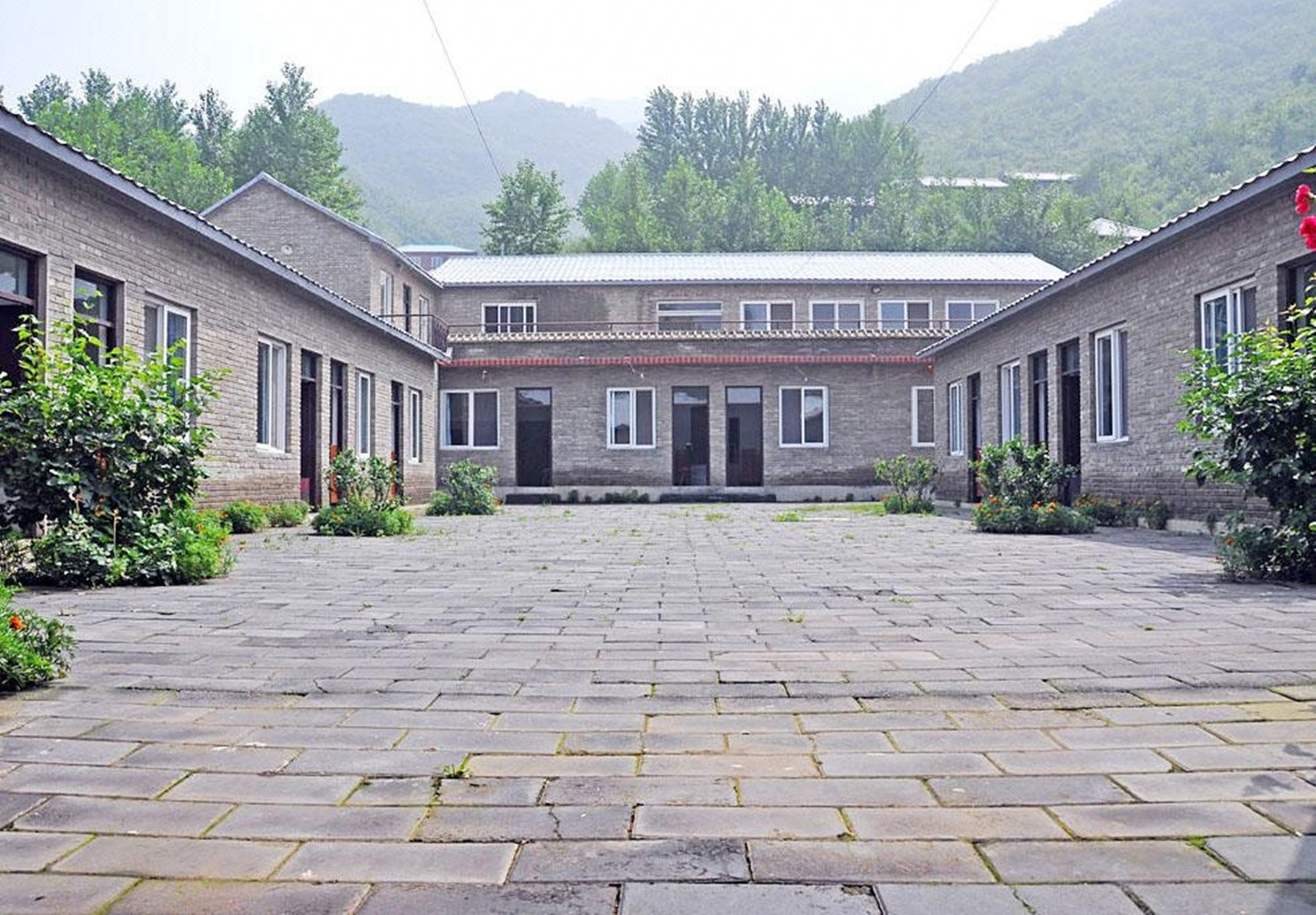 雾灵山龙脉风情度假村