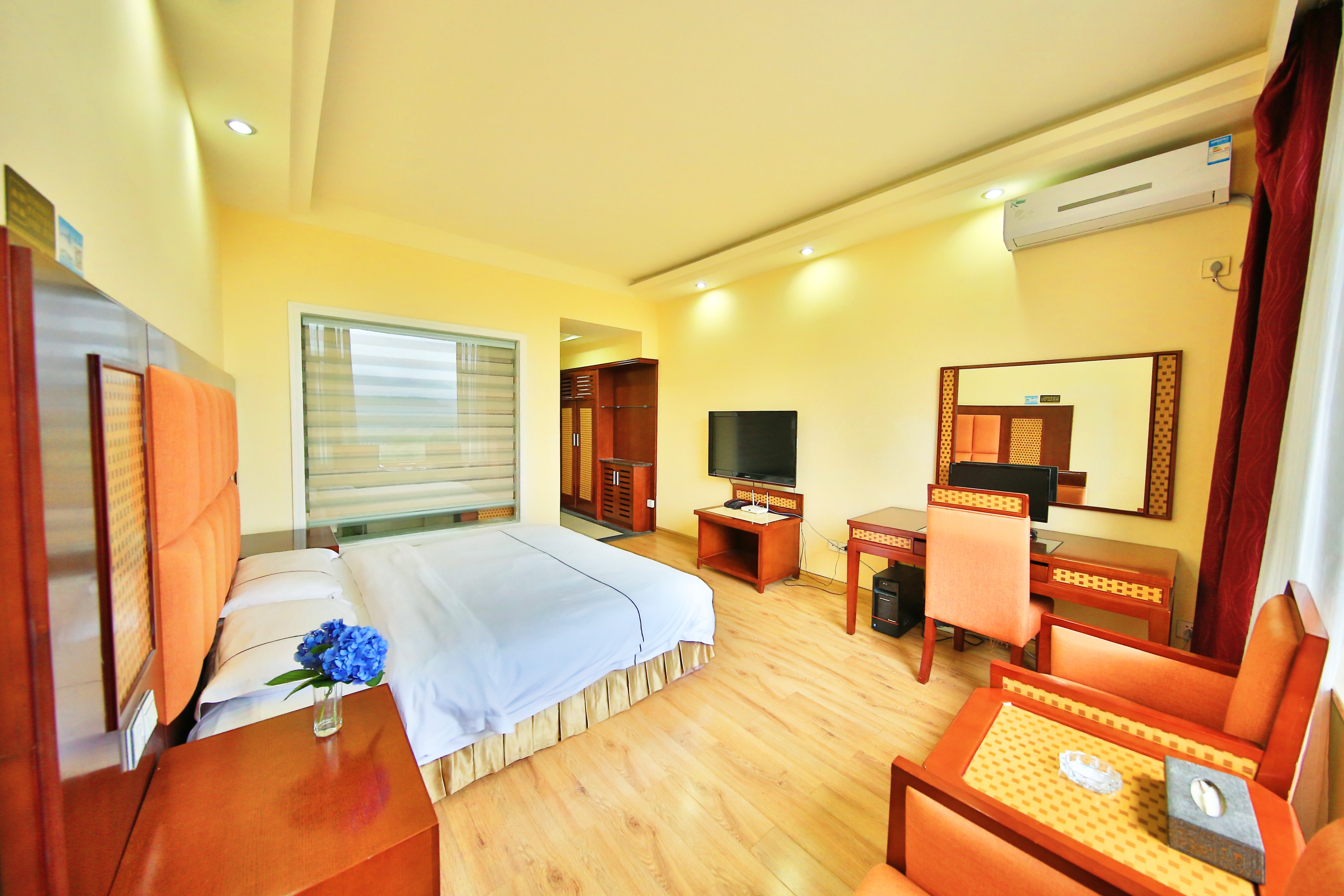 洪雅丽翰嘉齐酒店 Banshan Qiliping Lihan Jiaqi Hotel