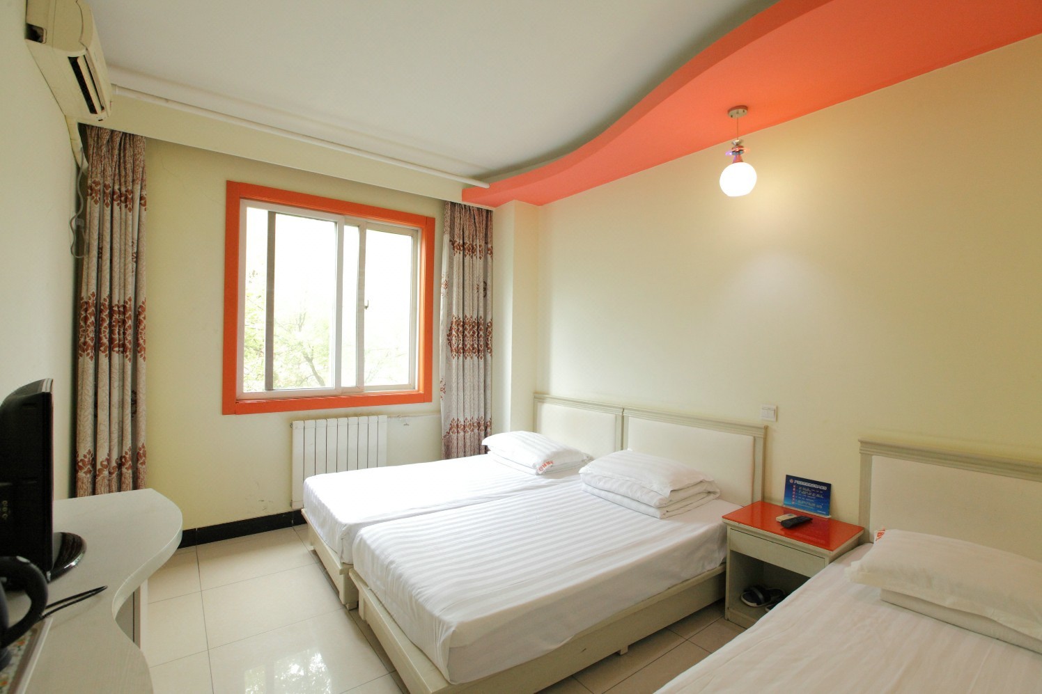 乐酷假日电竞酒店（北京西站店） Leku Holiday Gaming Hotel (Beijing West Railway Station)