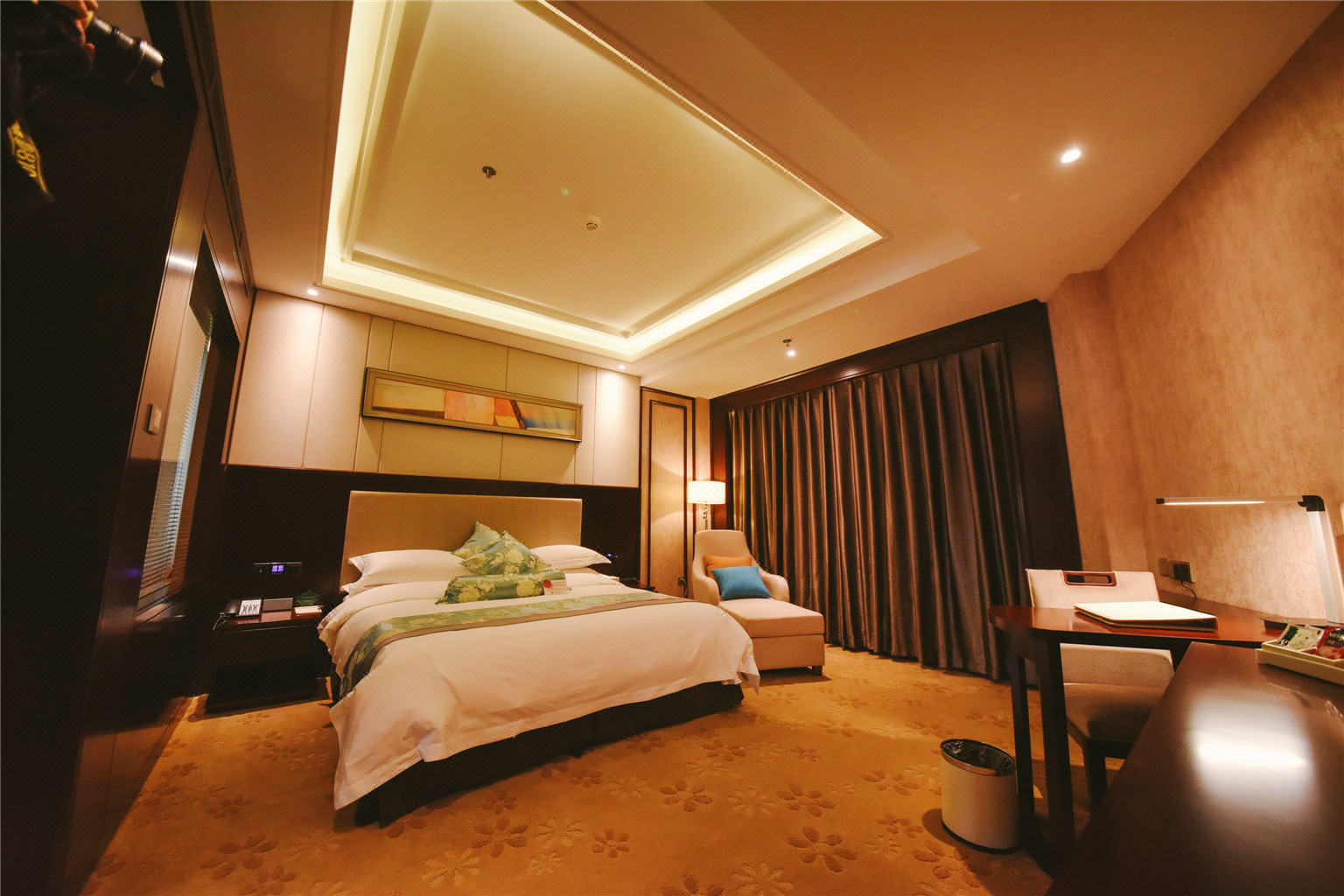 鹤岗九州国际酒店