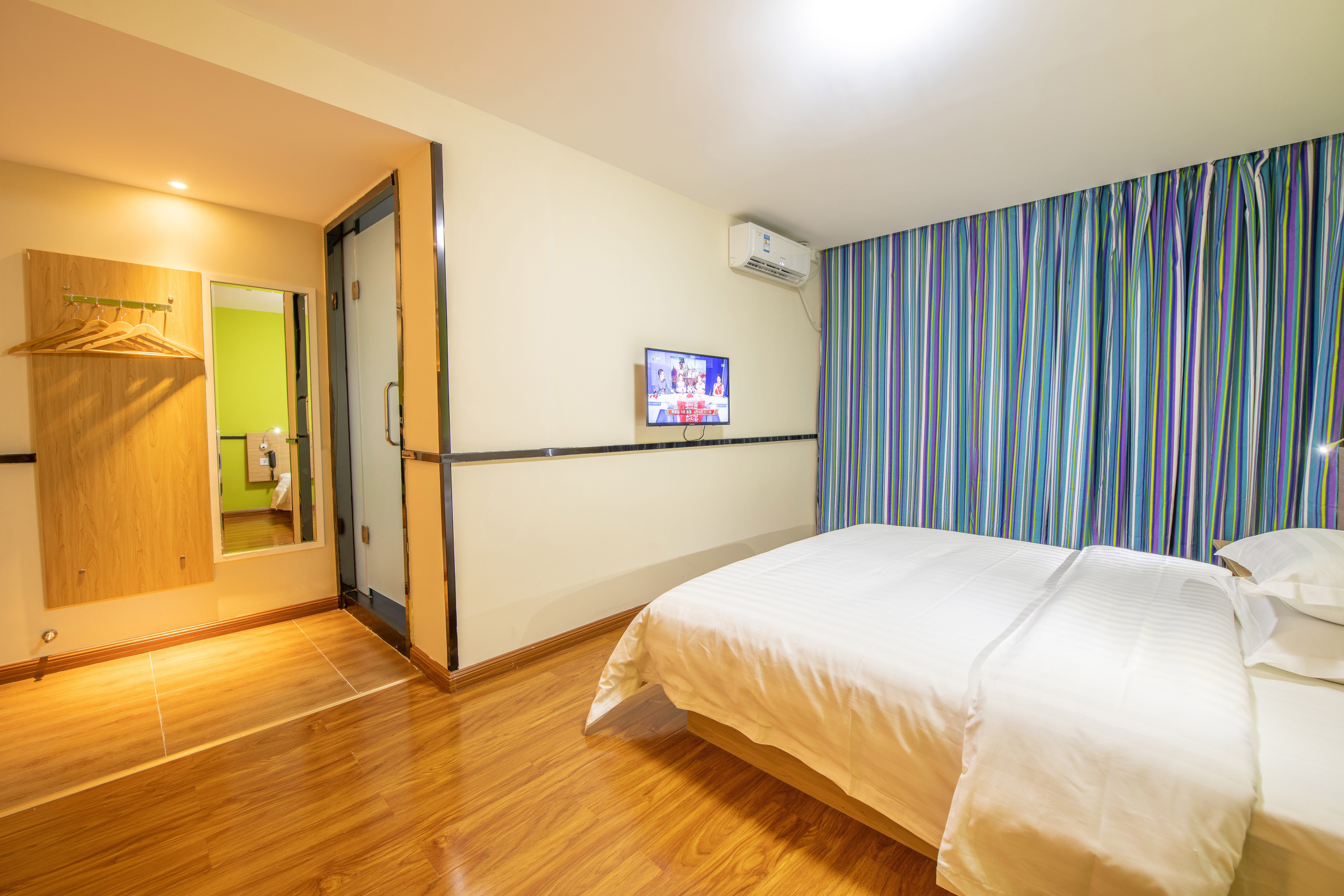 橙子时尚公寓(广州厦滘地铁站店)(厦滘南路分店) Orange Fashion Apartment (Guangzhou Xiajiao Metro Station)