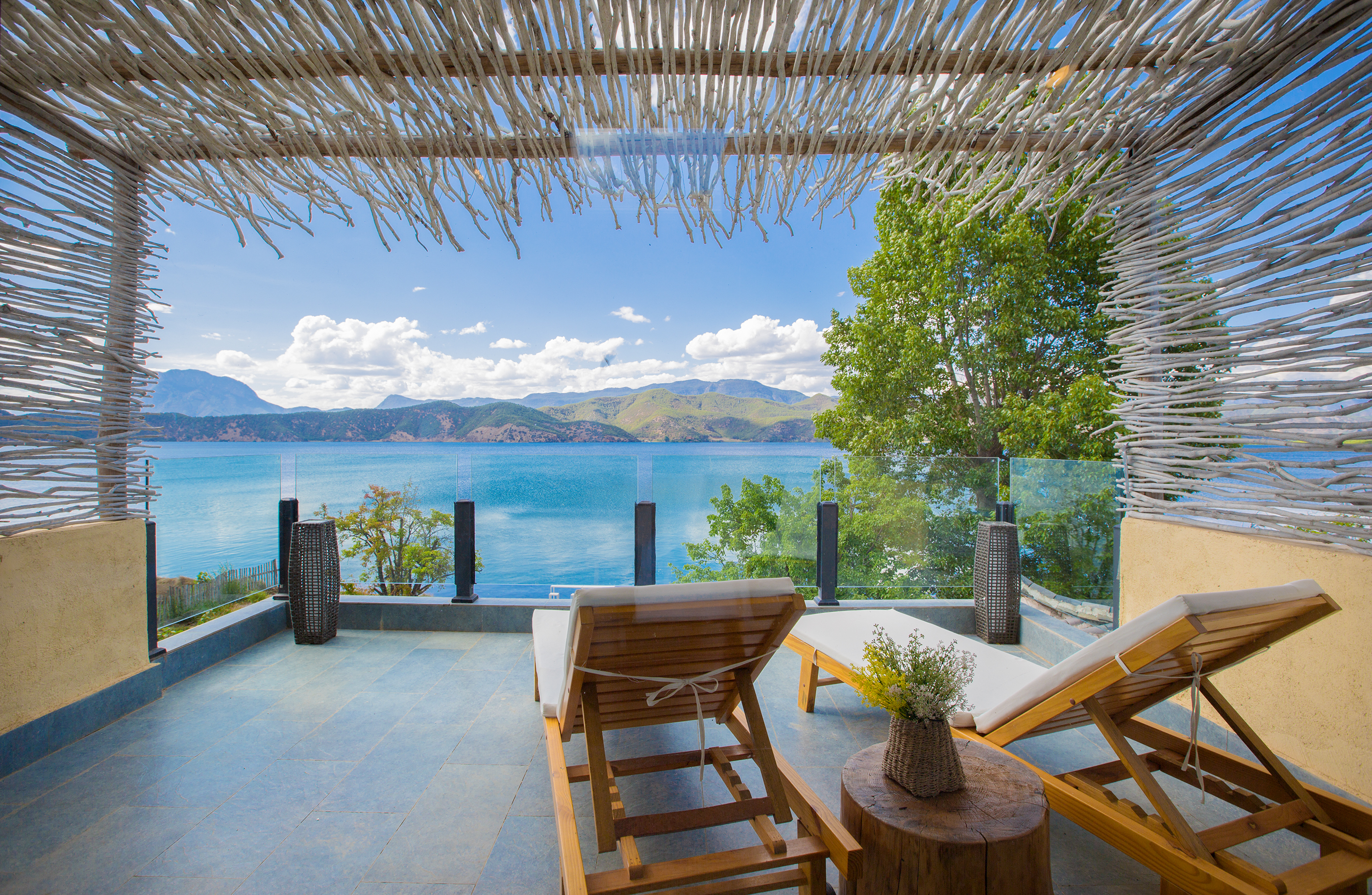 泸沽湖朴宿海景客栈