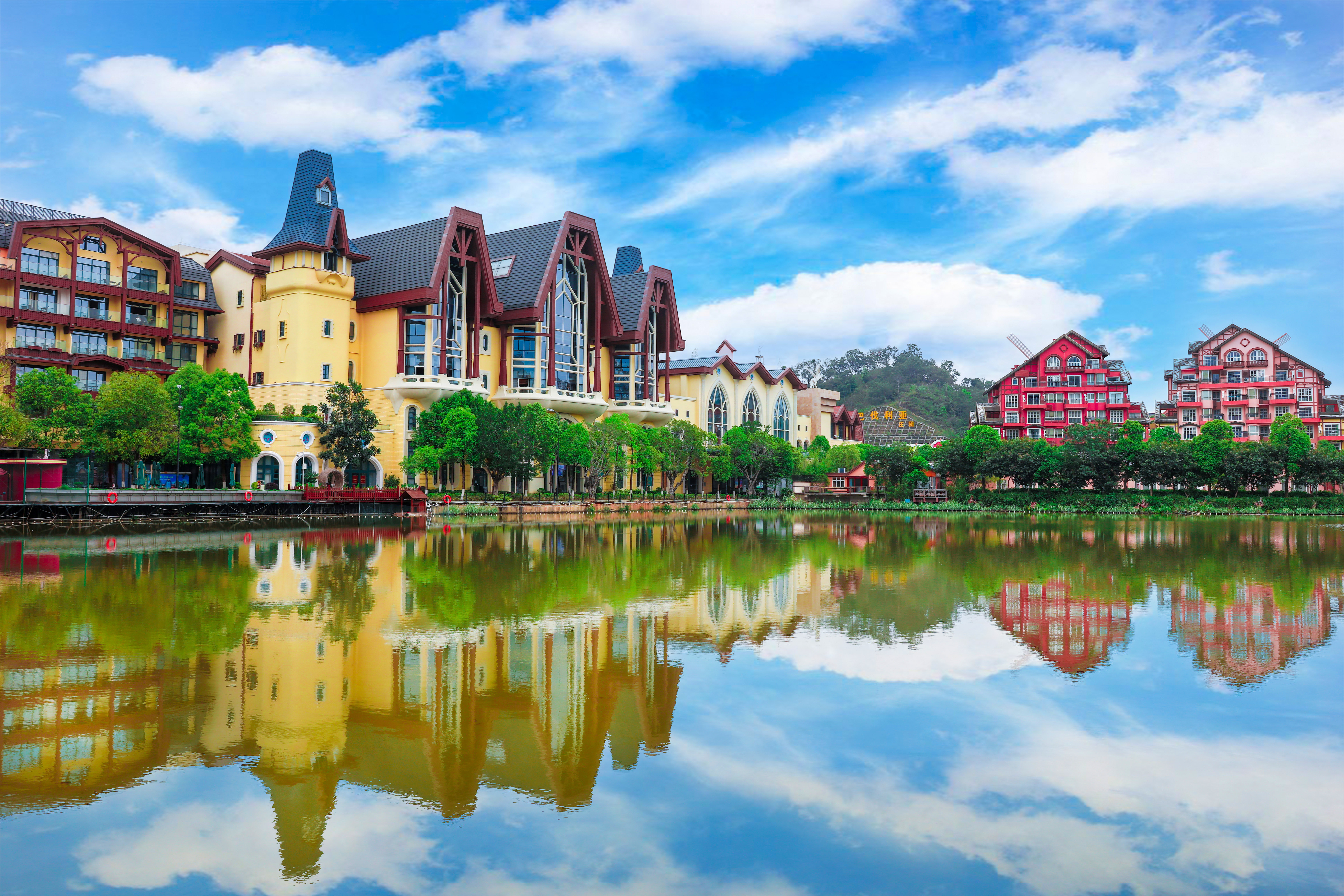 河源巴伐利亚庄园福朋喜来登度假酒店1晚住宿(含双人早餐 双人入住