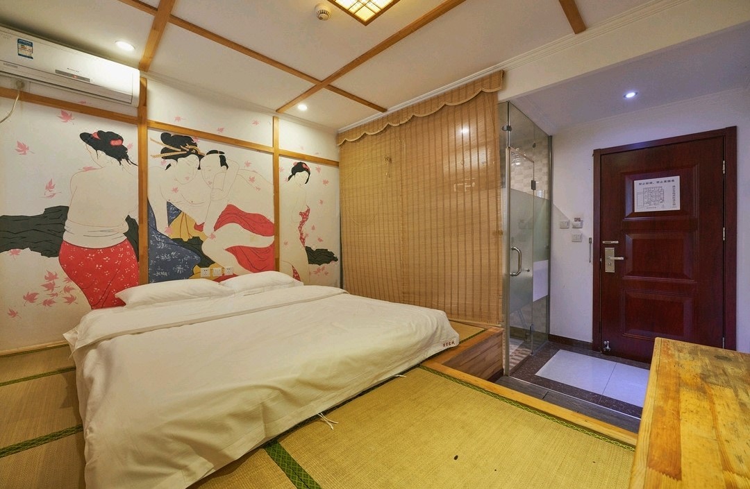 潢京客栈主题宾馆(北京昌平北站西关店) Huangjing Inn Theme Hotel (Beijing Changping North Station Xiguan Branch)