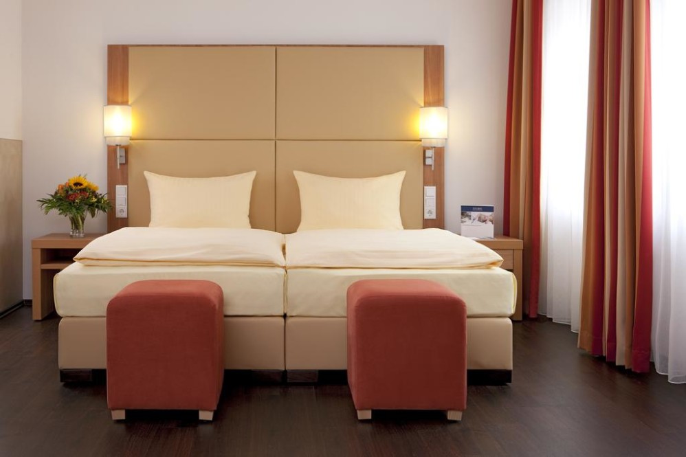 马尔堡迎宾酒店